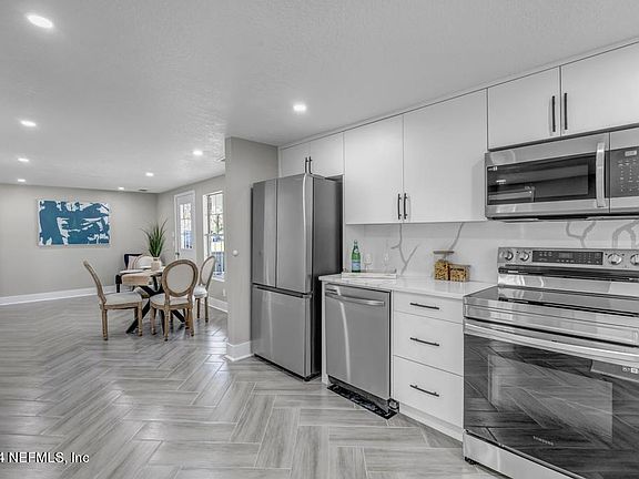 3rd image of 340 ERIC Avenue