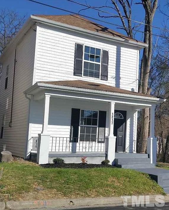 1st image of 1217 Sawyer St