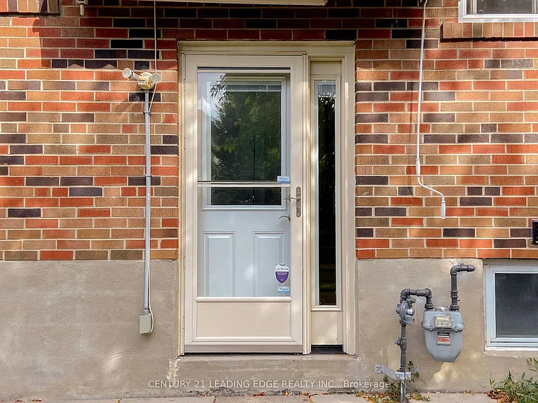 2240 Springfield Ct — Photo 49