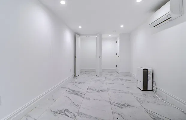 Rented by New York Realty Minimax Inc | media 14