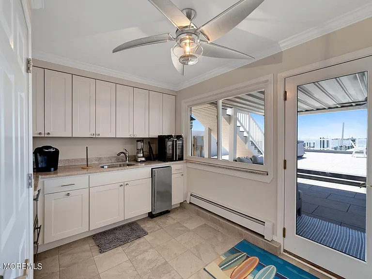 340 Bay Ln — Photo 45