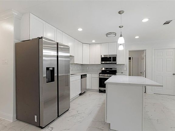 5th image of 506 W Marlin Ct
