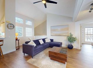 1997 E Sirocco Dr SW #207, Calgary, AB T3H3E6