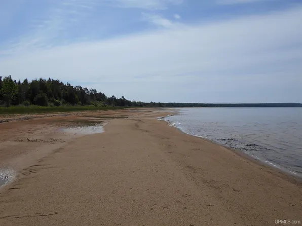 16167 Us Highway 2, Cooks, MI 49817