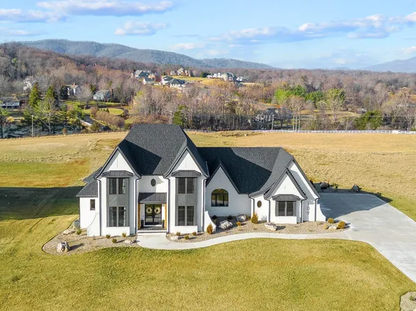 109 Stables Ln, Lynchburg, VA 24503