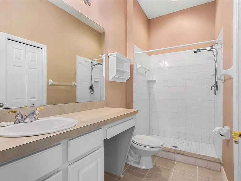 3326 Covered Bridge Dr W — Photo 23