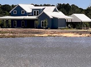 1391 Paris Ave, Swainsboro, GA 30401