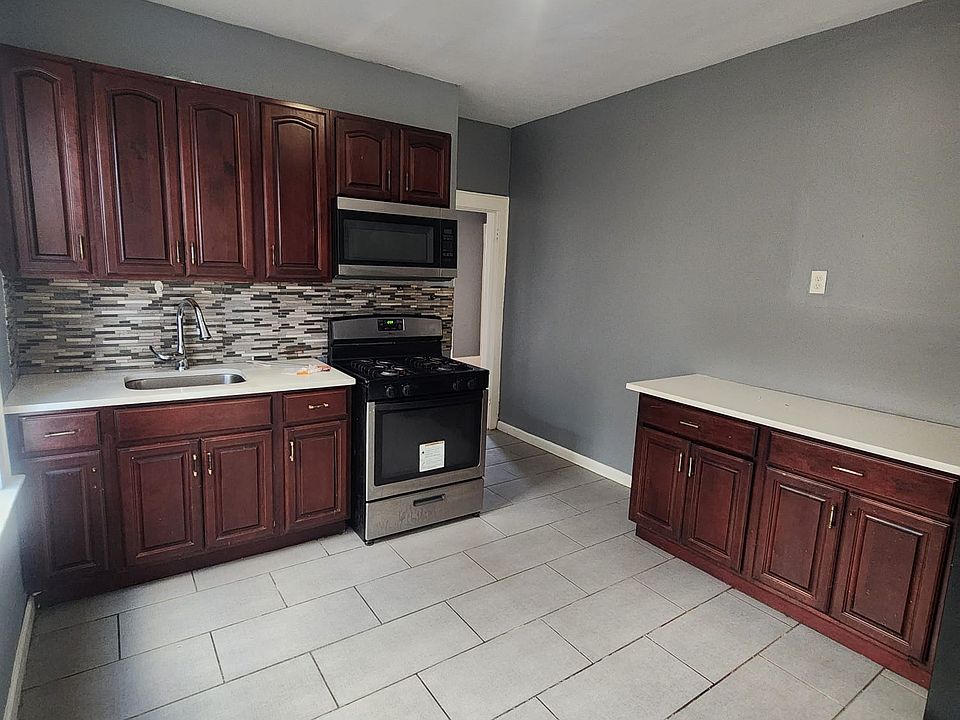 1st image of 40 Monticello Ave #1