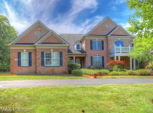 3318 Woodhill Cir, Superior Township, MI 48198