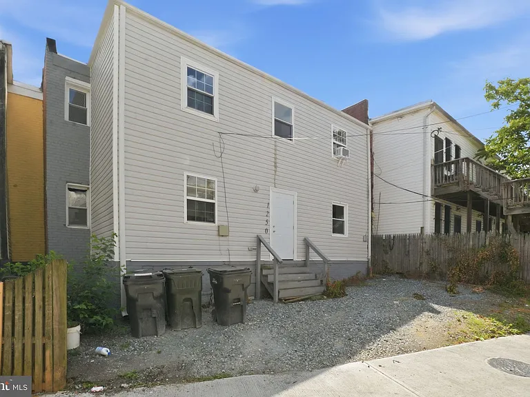 1250 Queen St NE #1 — Photo 16