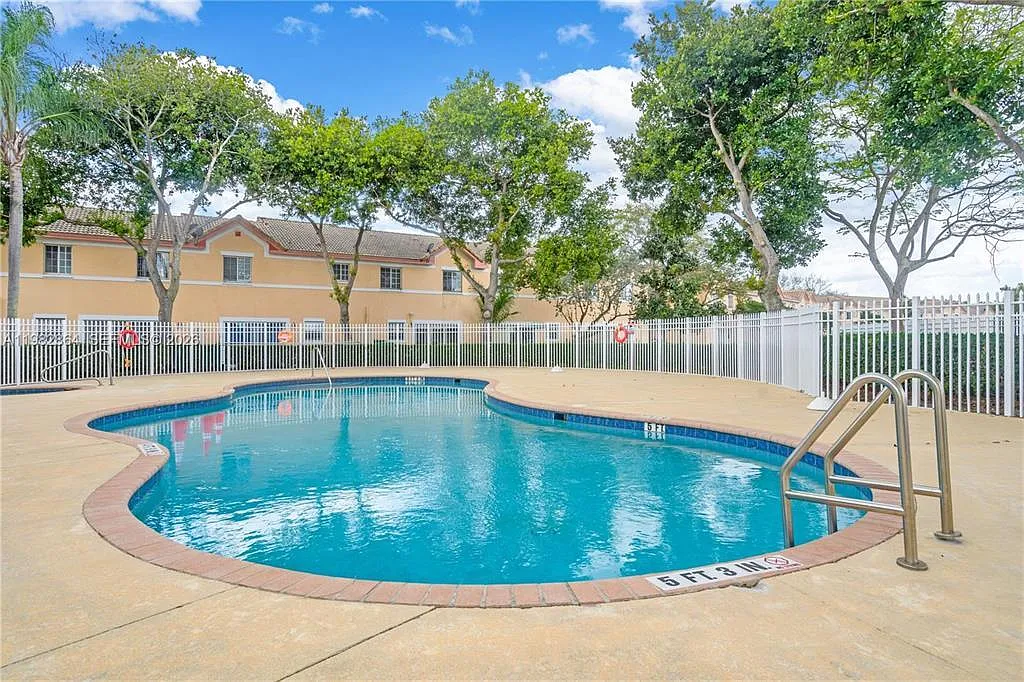 2 bed, 2.5 bath, 1270 sqft, $2,800 — Photo 4