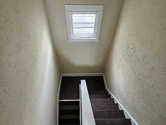 2 bed, 700 sqft, $975 — Photo 2
