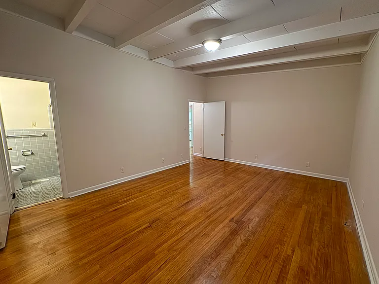 3930 Montclair Rd — Photo 17