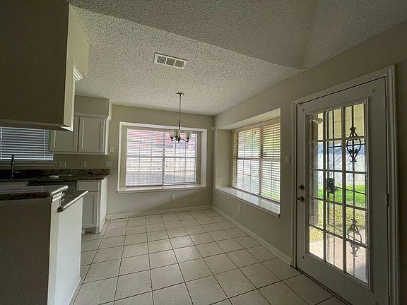 3rd image of 3230 Pebble Lake Dr