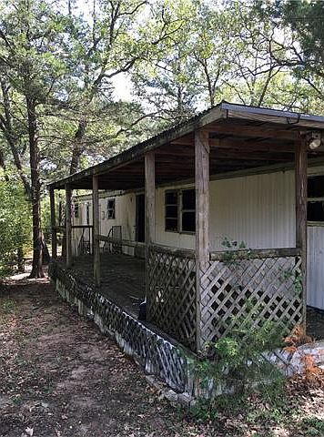 2nd image of 115 Commanche Dr