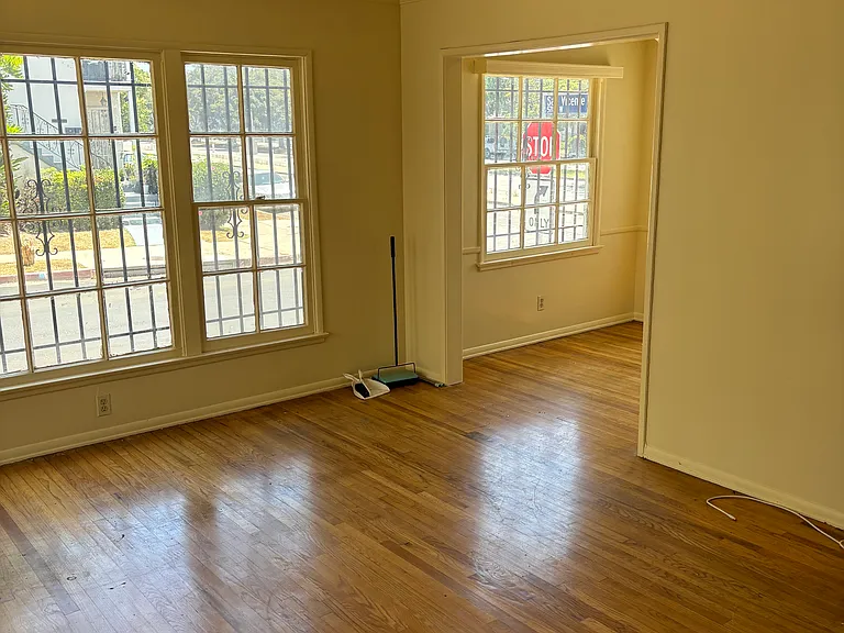 1121 S Sierra Bonita Ave #1121 — Photo 11