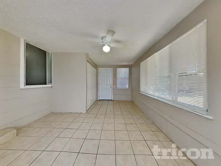 1604 Clark St — Photo 15