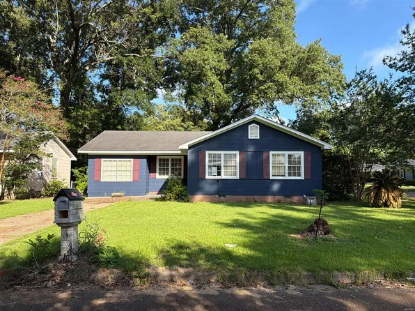 223 Holly Dr, Natchez, MS 39120