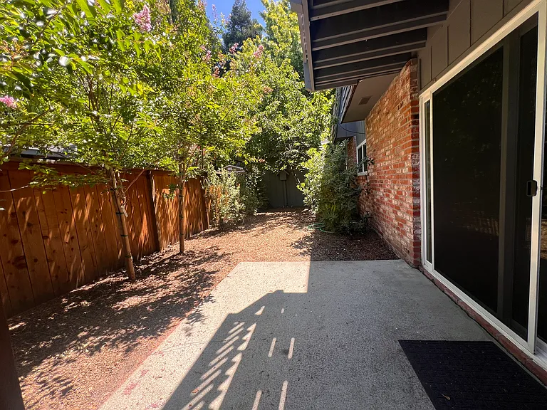 2708 Jones Rd #1 — Photo 12