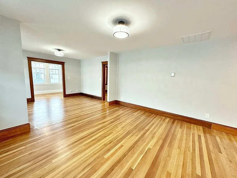 75 Governor Winthrop Rd — Photo 14