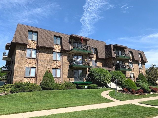 1st image of 10445 Mansfield Ave APT 3A