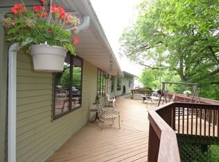 655 W Main St, Robins, IA 52328