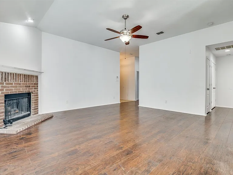 2014 Zavala — Photo 11