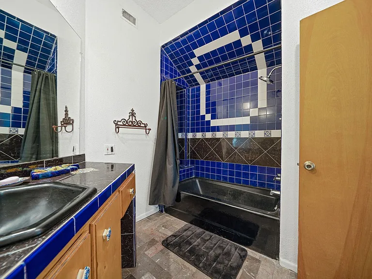 590 Cross River St #1 — Photo 16