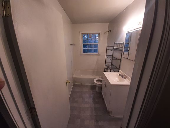 2nd image of 764 Wofford St