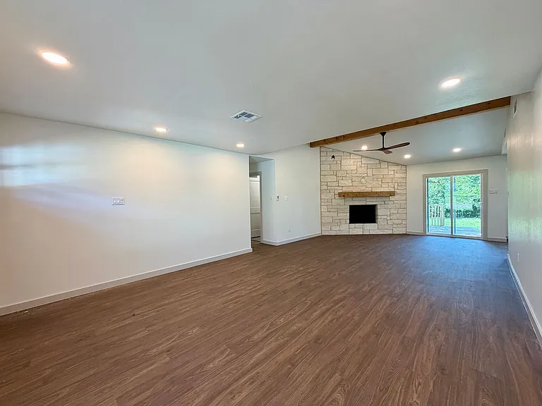 10801 Rick Dr — Photo 9