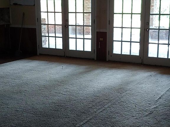 3rd image of 190 Brady Dr
