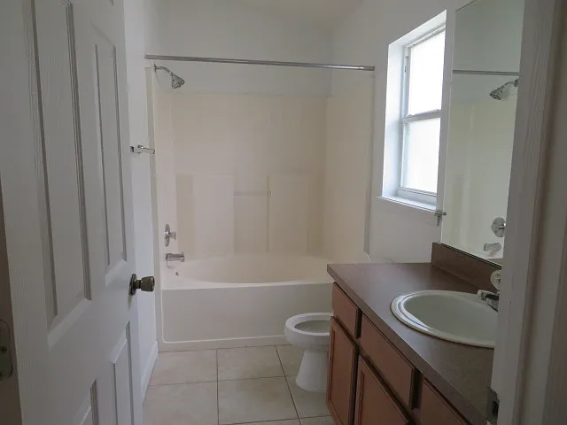 1040 Winding Water Way — Photo 9