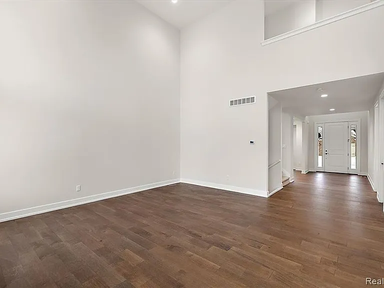 2911 Walsh Dr — Photo 12