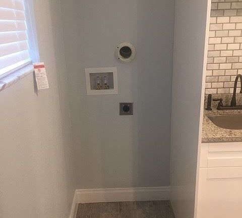 3rd image of 212 Columbia Dr