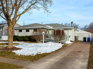 5125 27th Ave, Moline, IL 61265