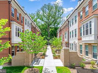 10266 Grosvenor Pl, Rockville, MD 20852