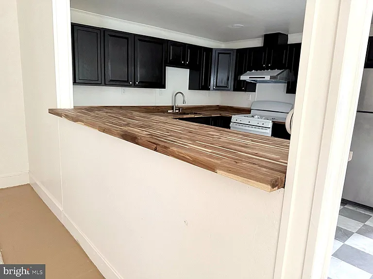 424 Lippincott Ave #B — Photo 13