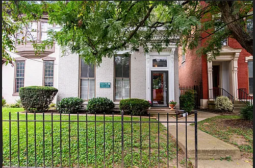 118 E Oak St Photo 1