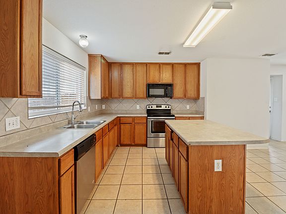 4th image of 5713 Calloway Dr
