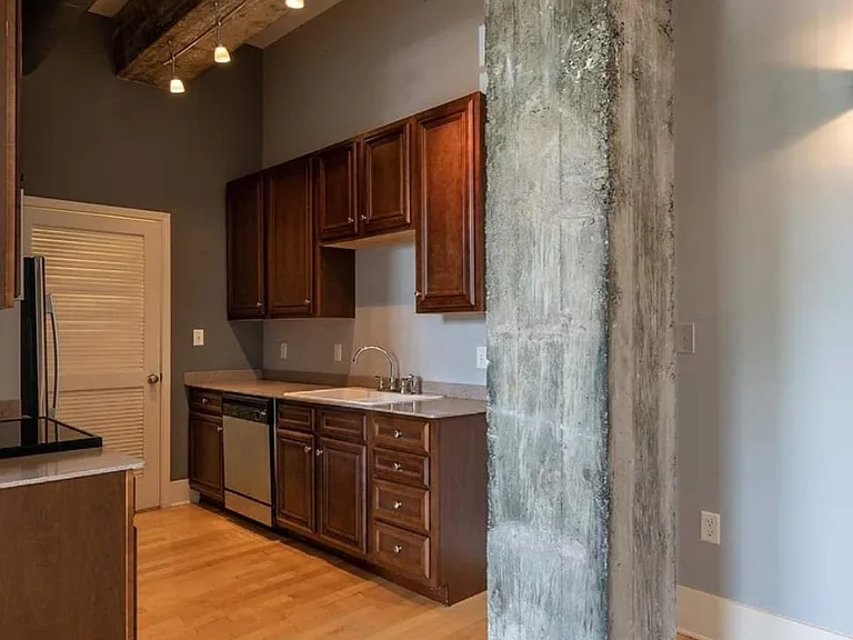 140 E Glenwood Ave #113 — Photo 8