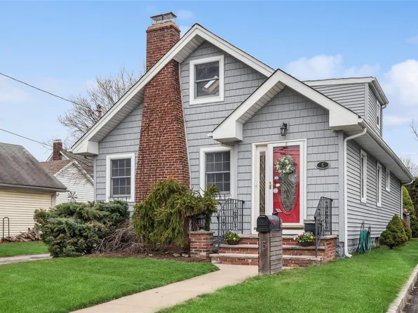 5 Lexington Avenue, Malverne, NY 11565