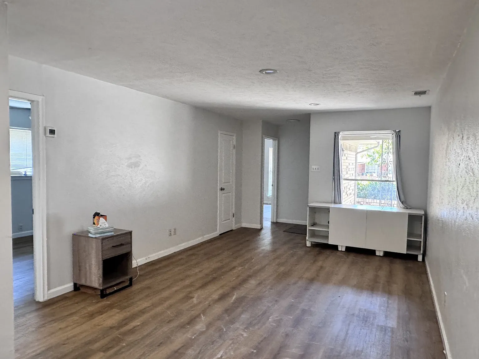 3 bed, 1260 sqft, $2,700 — Photo 3
