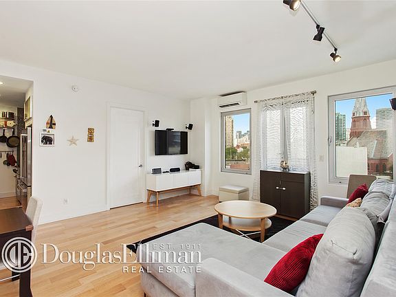 2nd image of 1050 Jackson Ave APT 5B