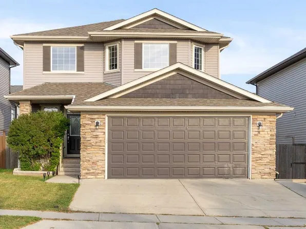 148 W Westland St, Okotoks, AB T1S 0B3