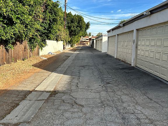 2nd image of 22913 Vanowen St APT 3