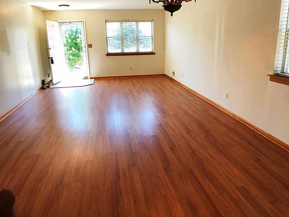 3rd image of 20 Cambridge Ave Floor 2
