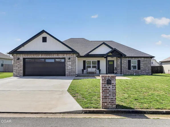 2241 N Greystone Sq, Webb City, MO 64870