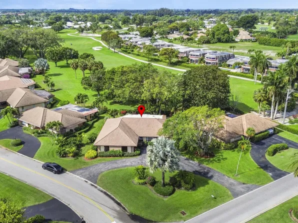 133 Clubhouse Blvd, Atlantis, FL 33462