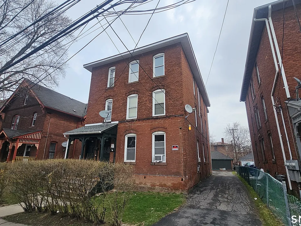 110 Babcock St #3
