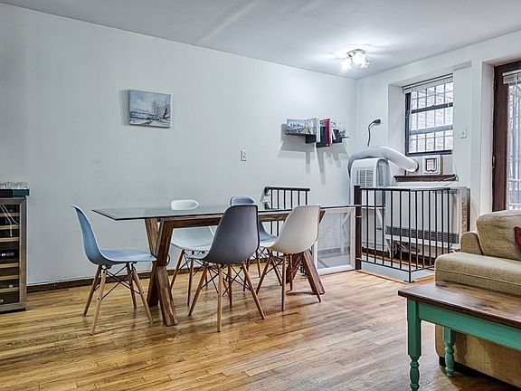 3rd image of 51 W 70th St APT B